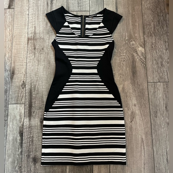 Express Dresses & Skirts - EXPRESS Striped Dress
